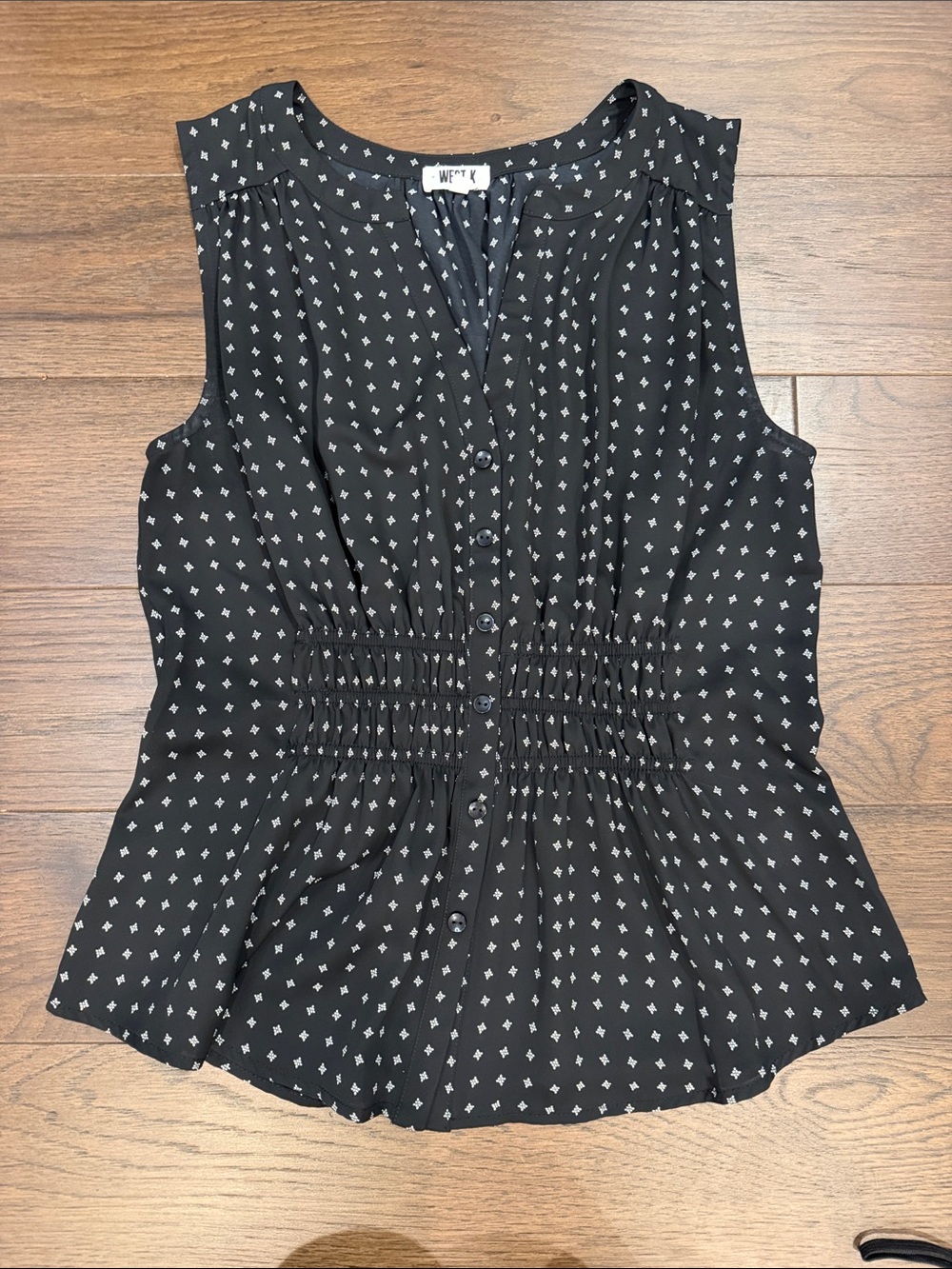 West K Black Sleeveless Button-Front Smocked Waist Top Size Medium - C67-102
